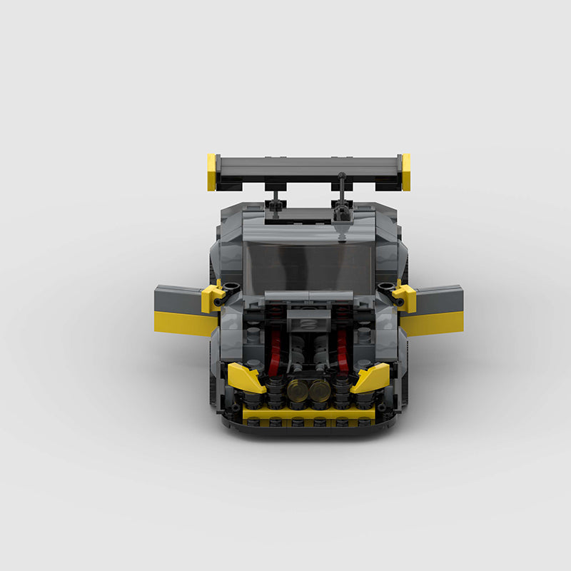 Aston Martin Vantage GT8