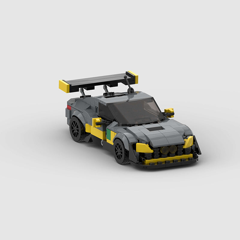 Aston Martin Vantage GT8