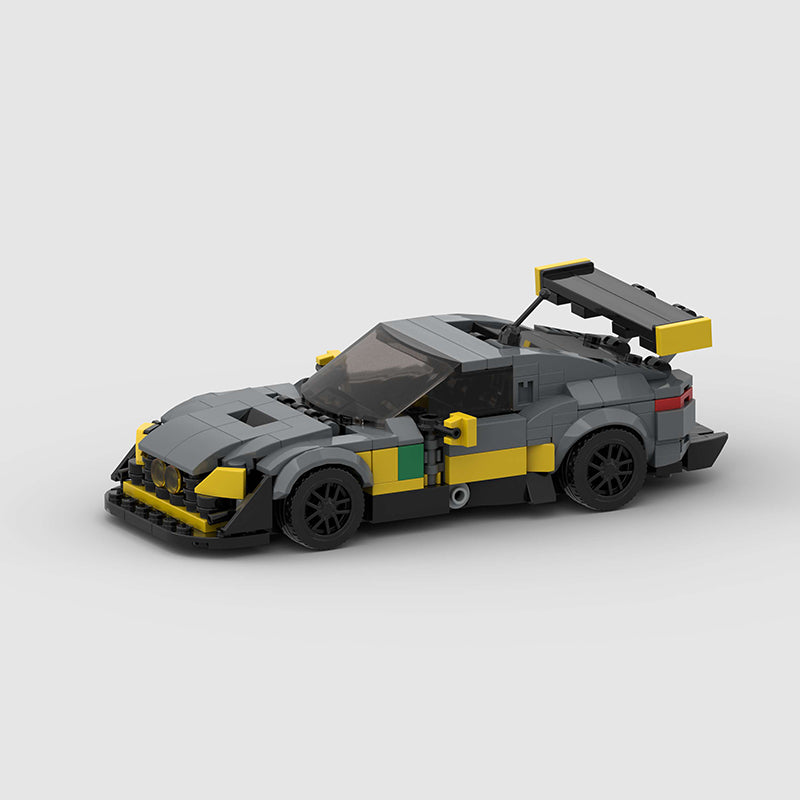 Aston Martin Vantage GT8